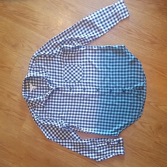 Time and Tru Tops - Blue ombre plaid button down